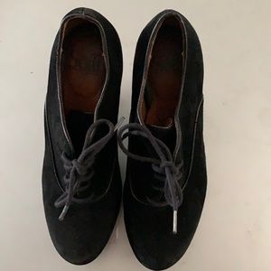 Sofft size 6 black suede used